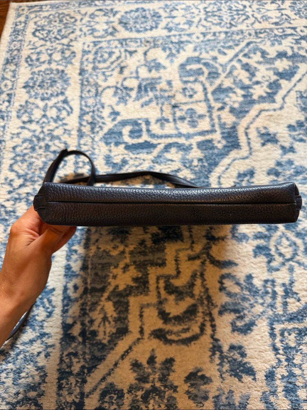 kate spade navy pebbled leather crossbody with gold hardware - Picture 3 of 7